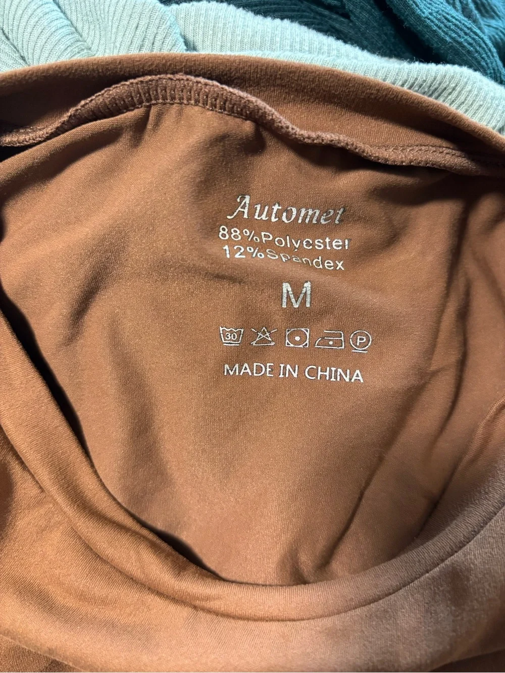 Shirt size medium - Picture 4 of 4